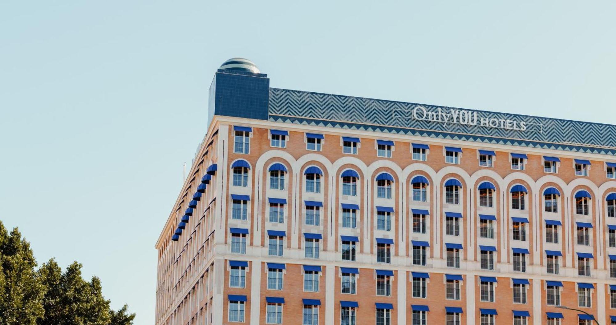 Only You Hotel Sevilla Exterior photo The hotel's exterior