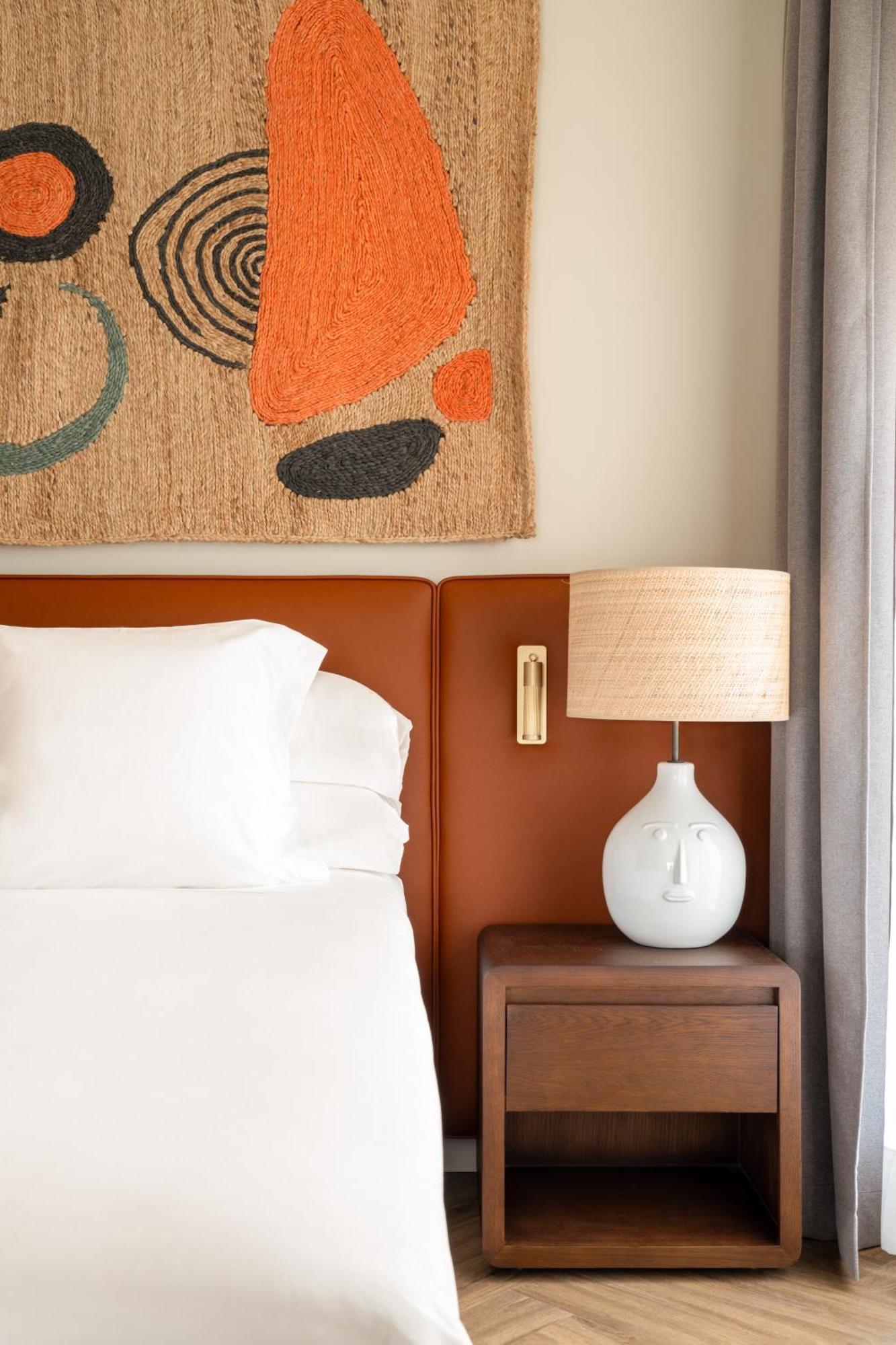 Only You Hotel Sevilla Exterior photo A lamp on a bedside table