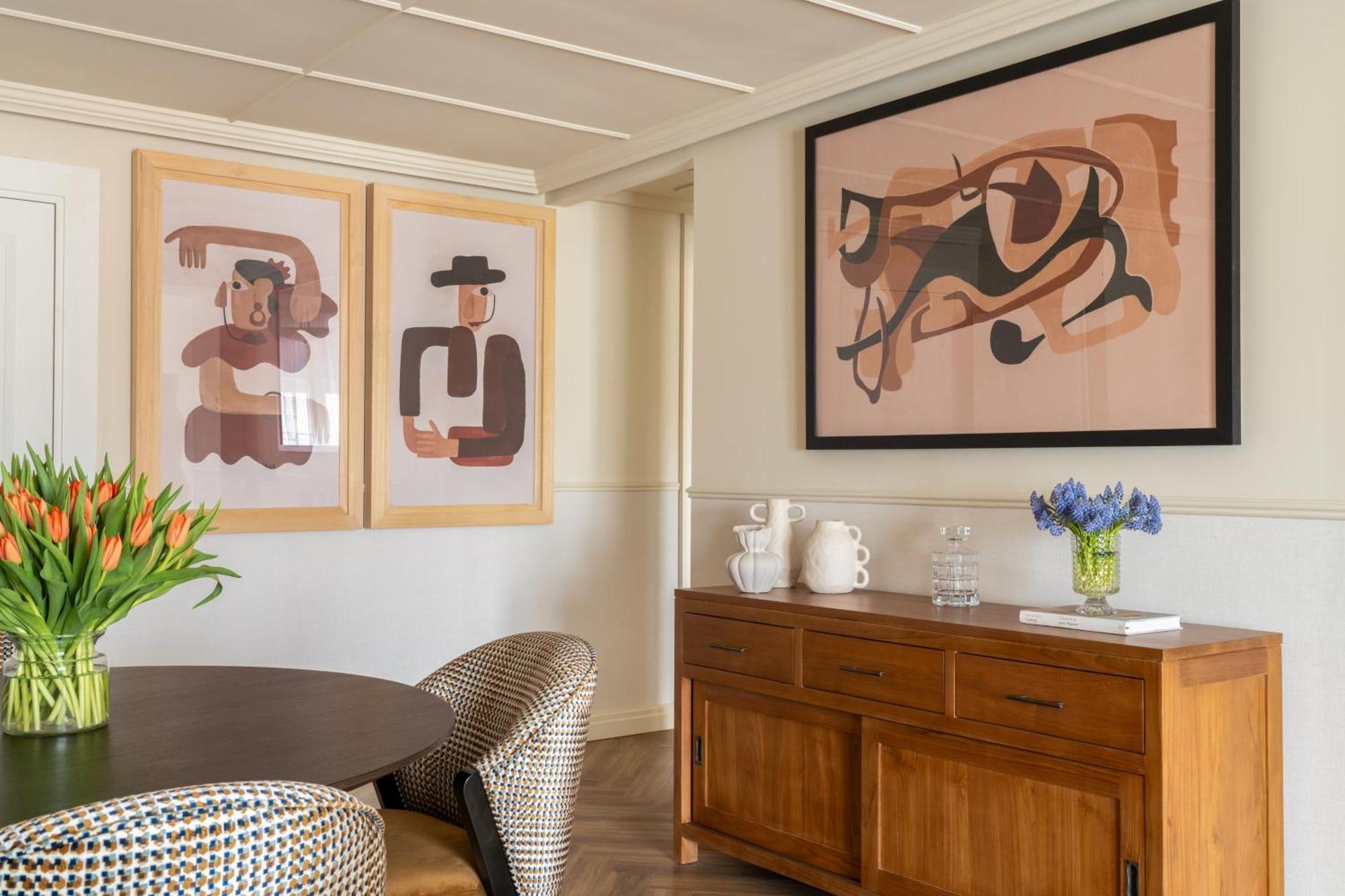 Only You Hotel Sevilla Exterior photo A sideboard