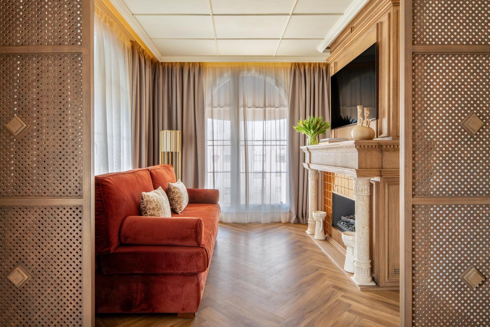 Only You Hotel Sevilla Exterior photo A suite at the hotel