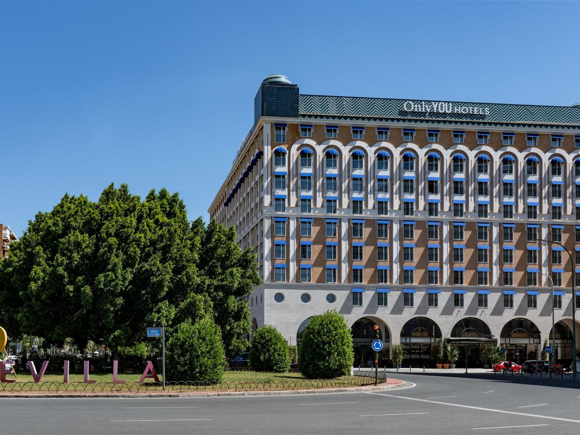 Only You Hotel Sevilla Exterior photo The hotel in 2011