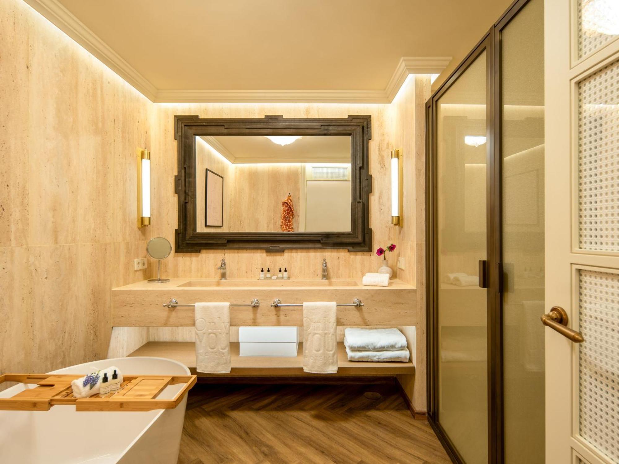 Only You Hotel Sevilla Exterior photo