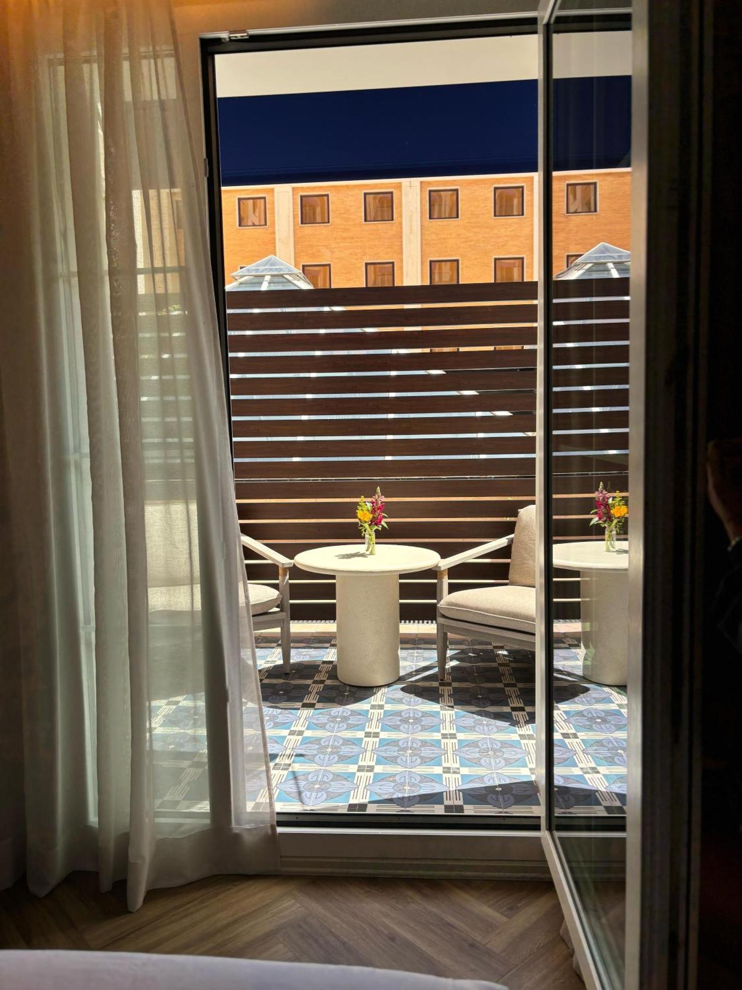 Only You Hotel Sevilla Exterior photo