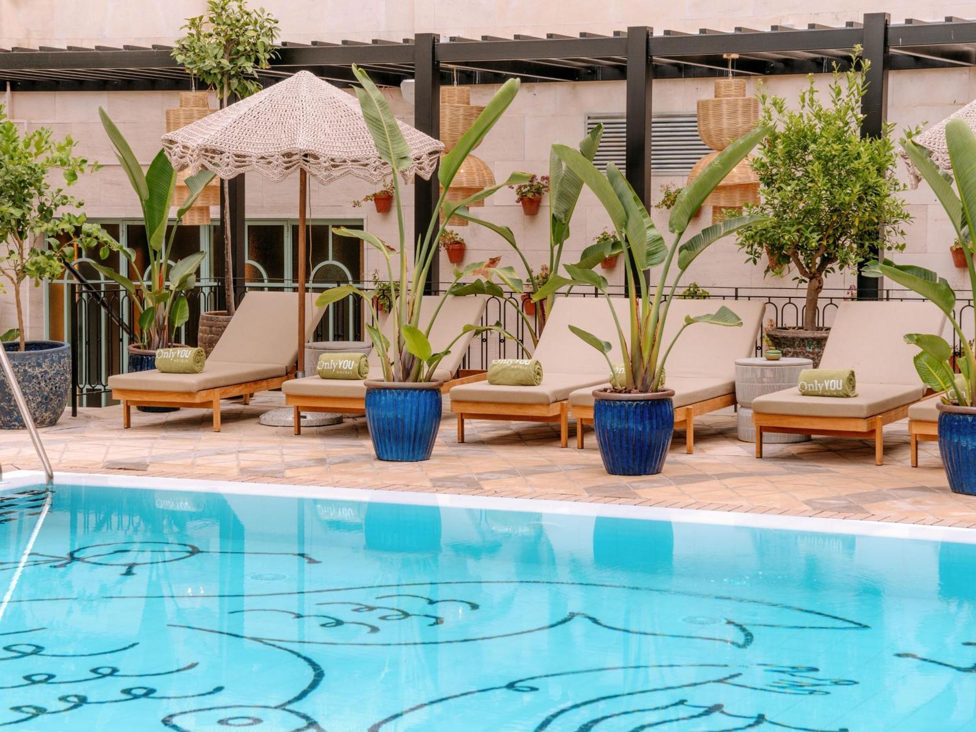 Only You Hotel Sevilla Exterior photo